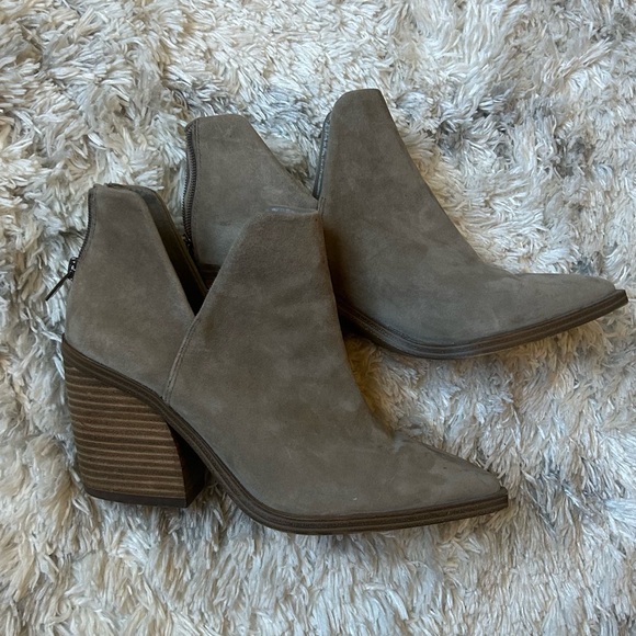 Vince Camuto Gigiettea Suede Bootie - Picture 1 of 8